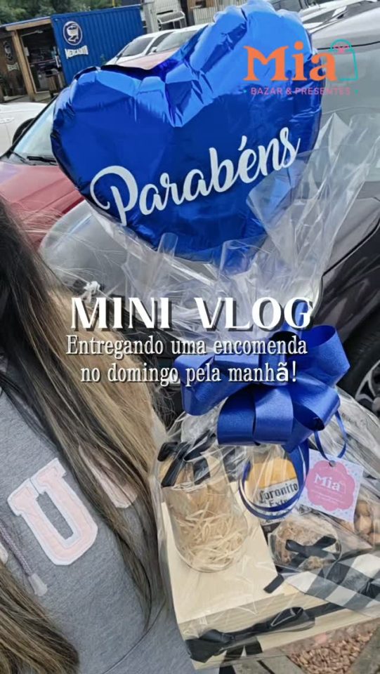 Uma entrega especial: o carinho que chega com o presente — imagem publicada pela Mia