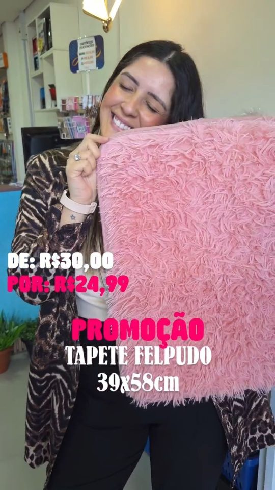 Tapete felpudo rosa: um detalhe para renovar seu cantinho — imagem publicada pela Mia